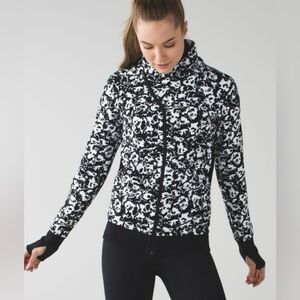 Lululemon women’s Fleur Sombre Cozy Cuddle jacket
